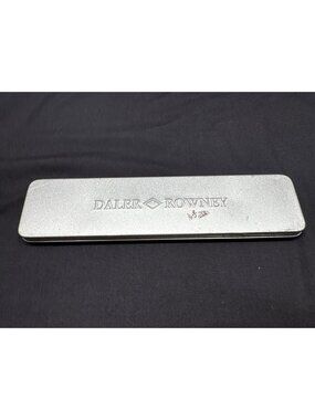 Daler Rowney Simply Charcoal Pencil Set With Metal Tin - Medium & Soft Charcoals